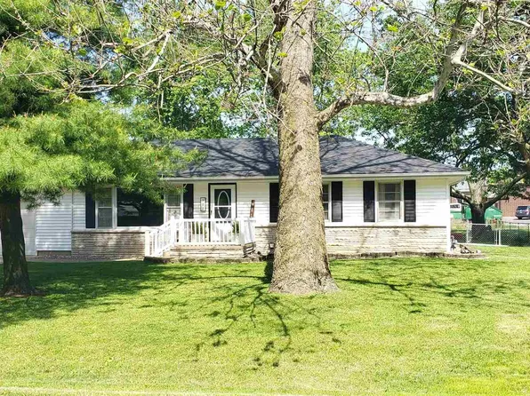 302 N Saylor St, Glasford, IL 61533