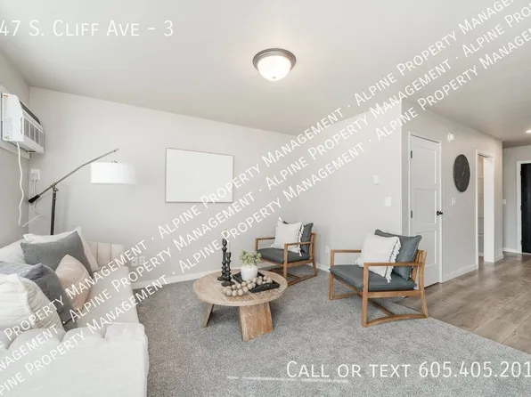 447 S Cliff Ave, Harrisburg, SD
