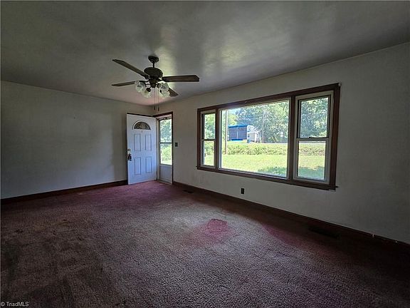 5th image of 166 Fisher Hill Rd