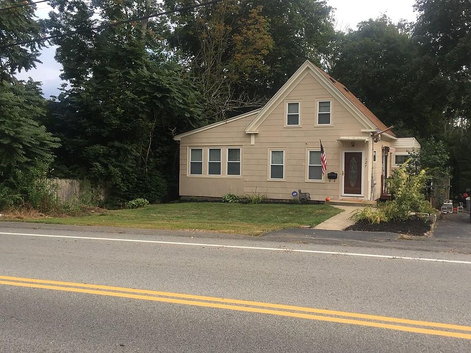 2nd image of 127 Summer St