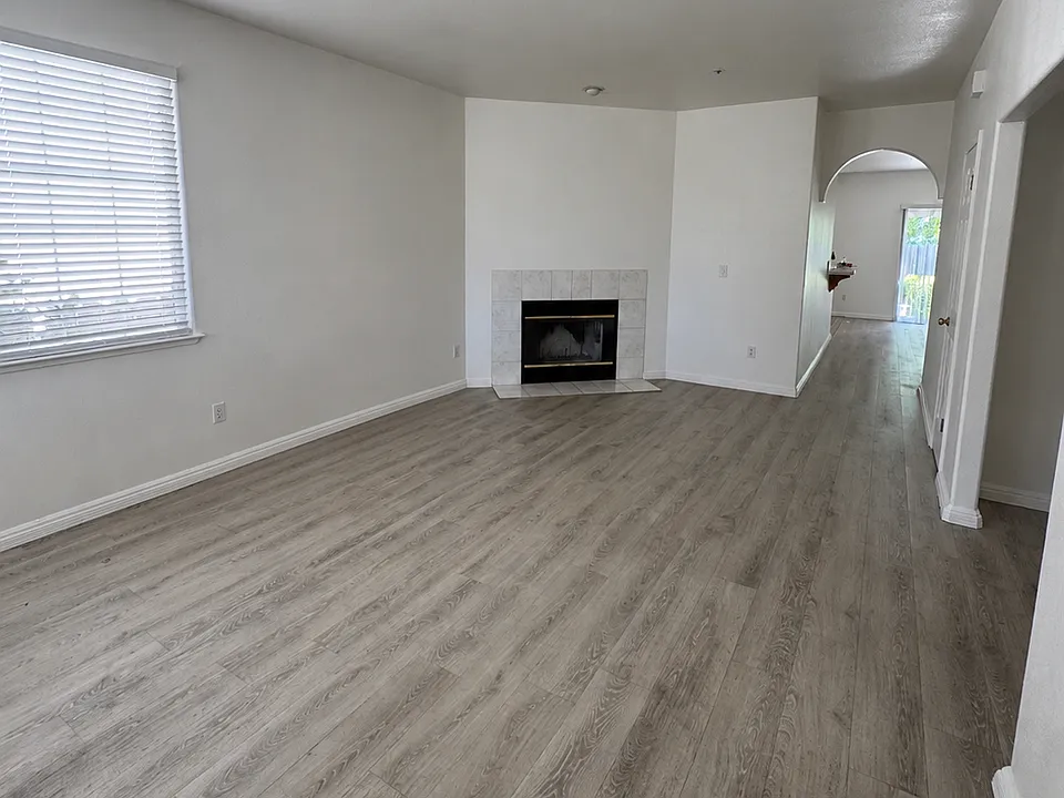 2135 Devonshire Dr