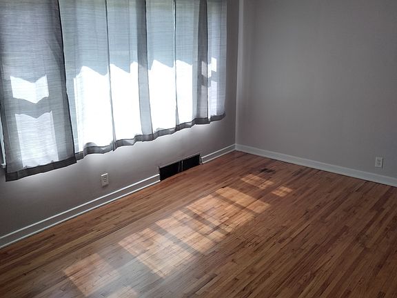 5th image of 1035 N 40th St