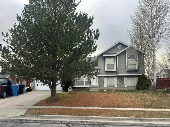 5628 S Le Chateau Way, Kearns, UT 84118