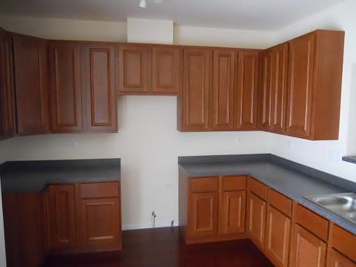 2nd image of 752 Hanbury Dr