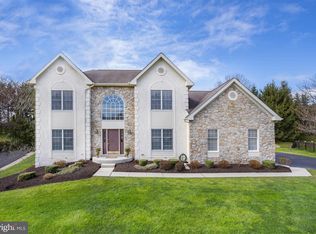 4 Longacre Ct, Hockessin, DE 19707