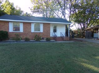 1108 Lakeview Dr, Pineville, NC 28134