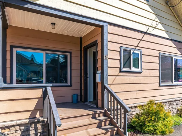18 Gillespie St S, Nanaimo, BC V9R 4Y3