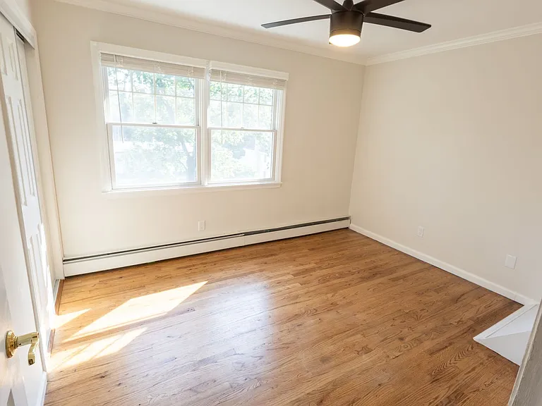 19 Maurice Ln — Photo 11