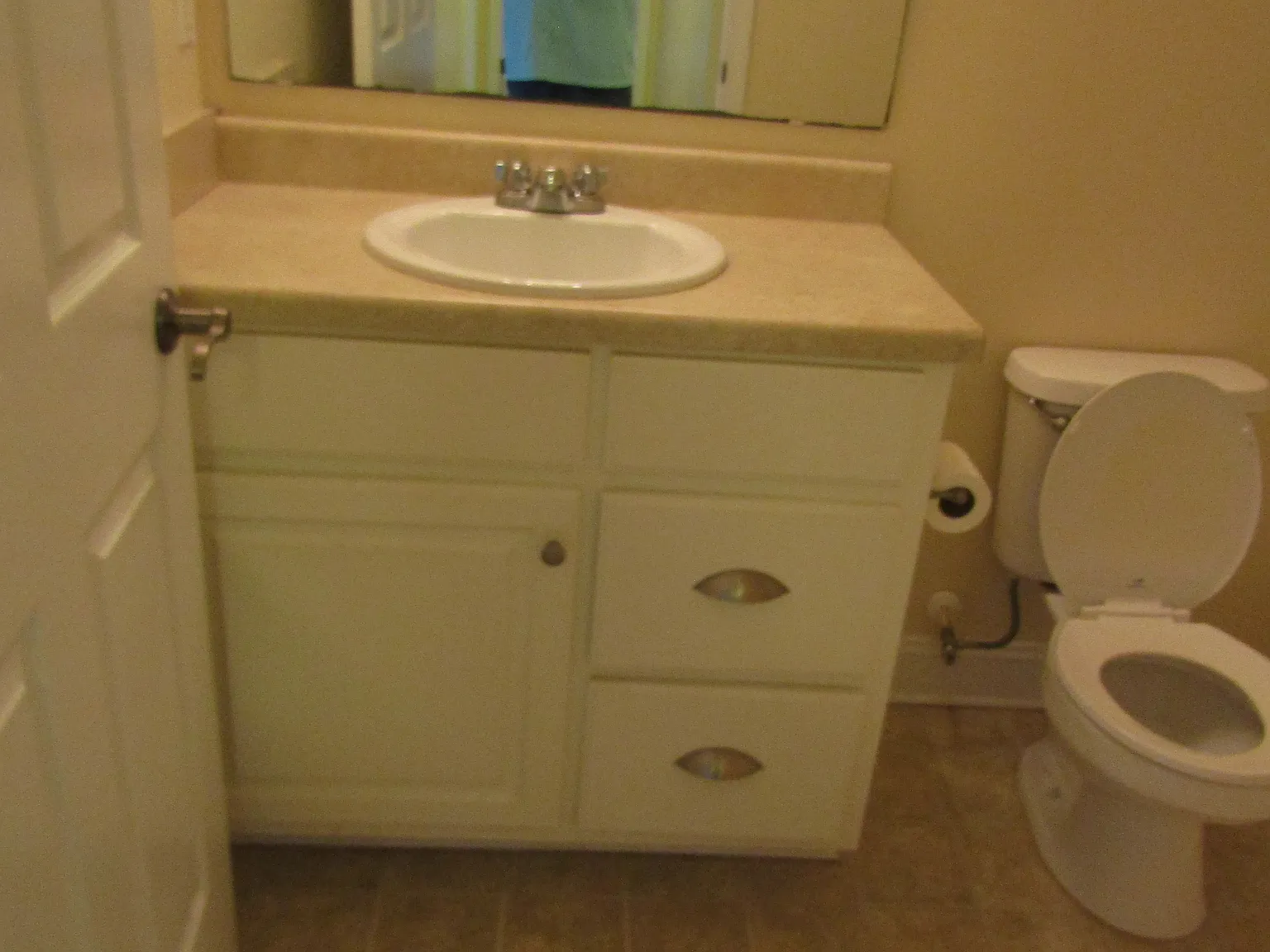 3 bed, 1300 sqft, $1,300 — Photo 4