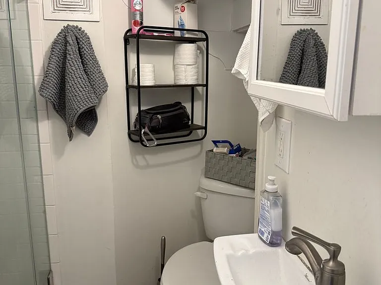 38 Bull St #D — Photo 12