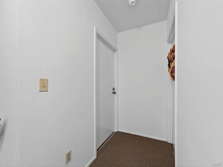 12 Scotchtown Ave — Photo 23