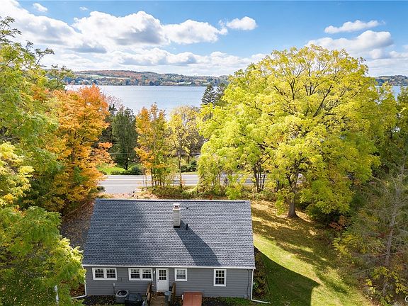 5th image of 2782 E Lake Rd