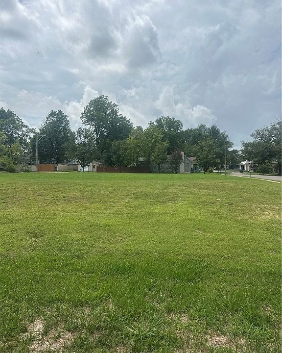1st image of 13th St