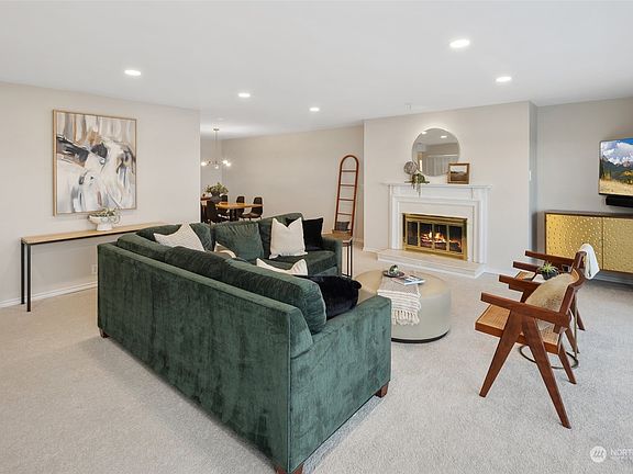 4th image of 2565 Dexter Avenue N #203