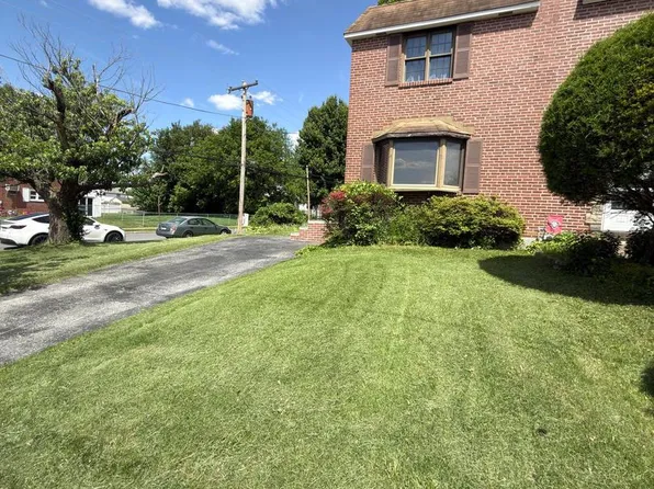 103 E Garrison Rd, Brookhaven, PA 19015