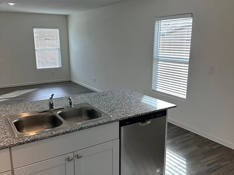 2412 Granite Cir — Photo 10