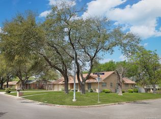 645 Richfield Dr, Windcrest, TX 78239