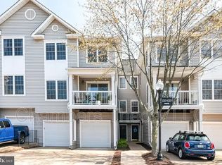 12813 Fair Briar Ln, Fairfax, VA 22033