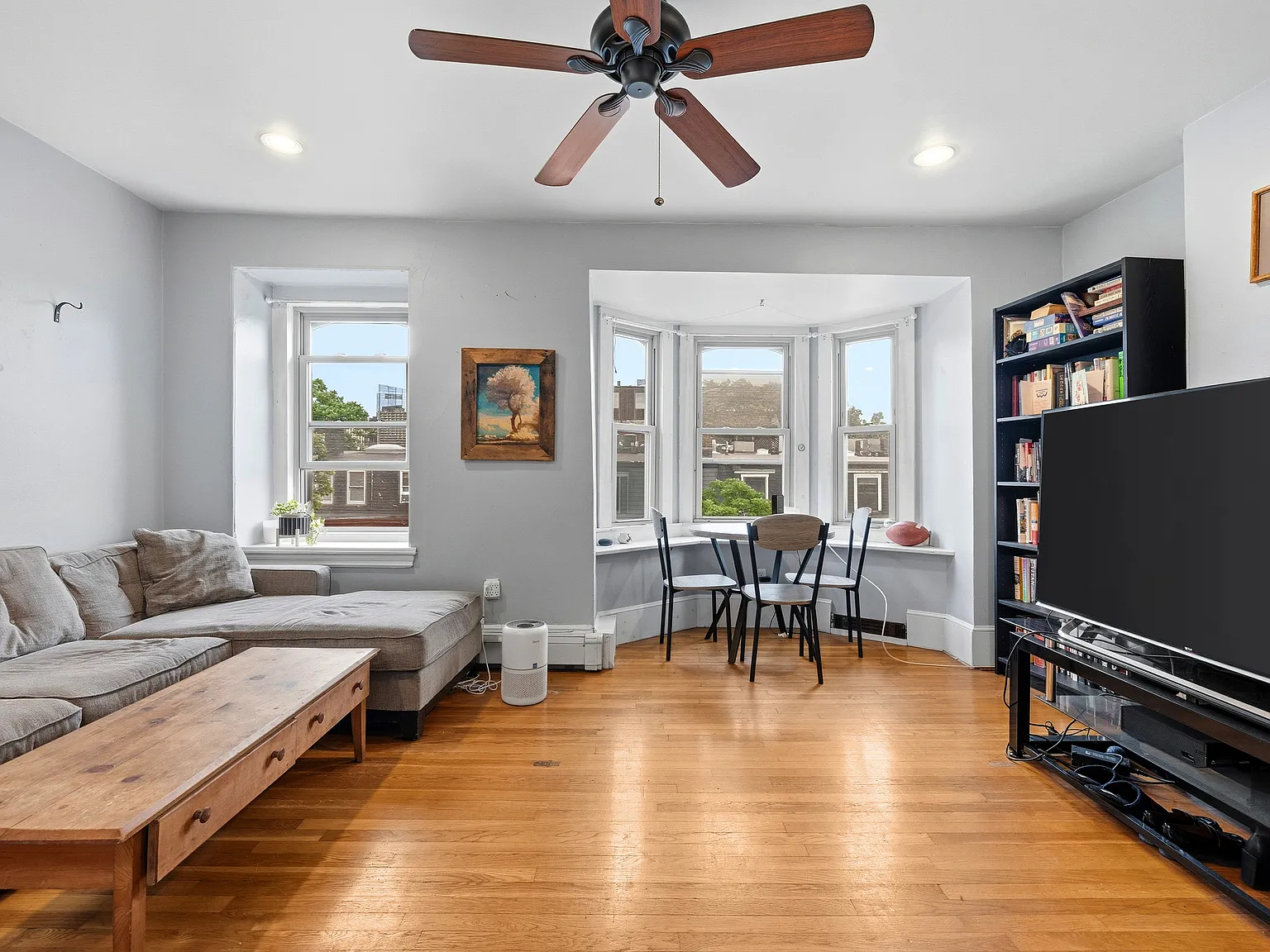2 bed, 700 sqft, $3,600 — Photo 1