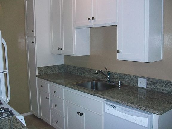 5th image of 4421 Murietta Ave APT 4
