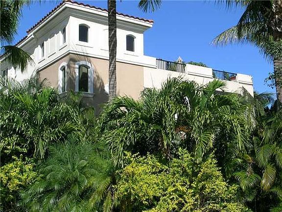 2nd image of 320 NE 16th Avenue #0