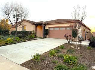 16574 Village Meadow Dr, Riverside, CA 92503