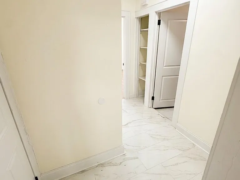 186 Isabella Ave #1 — Photo 4