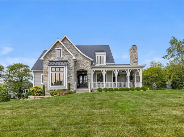 10410 N Hedges Ave, Kansas City, MO 64157