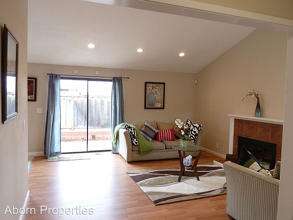 2nd image of 3109 Teddington Dr