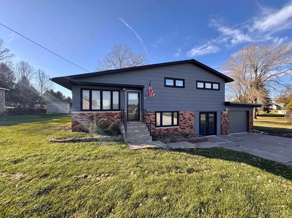 430 9th St NW, Waukon, IA 52172