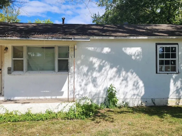 233 E Harker Street, Mountain Grove, MO 65711