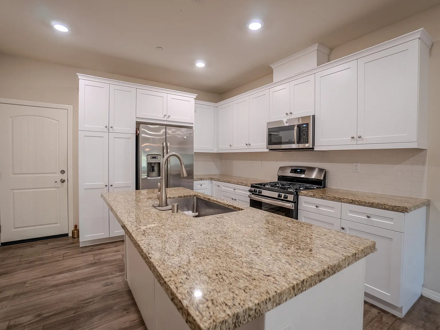 3 bed, 1463 sqft, $3,400 — Photo 4