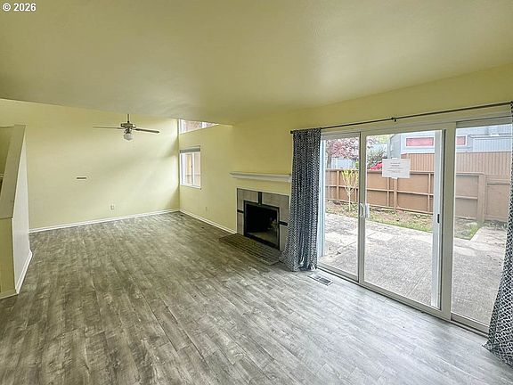 4th image of 1572 NW Tanasbrook Ct