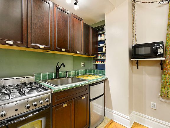 2nd image of 225 E 79th St APT 7C