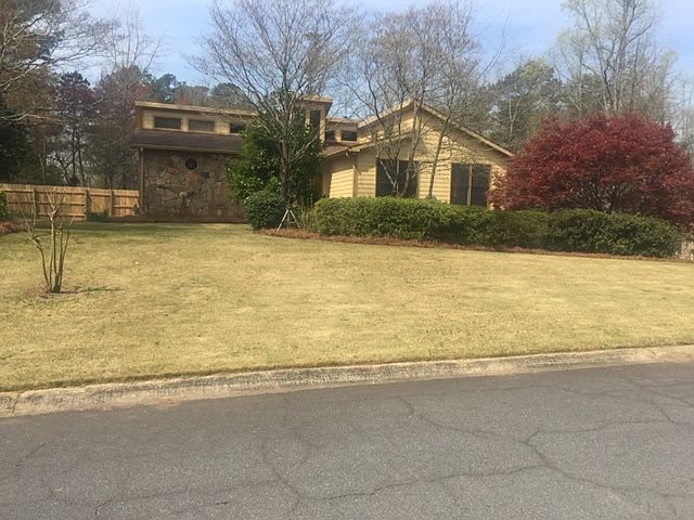 1st image of 2490 Kingsley Dr NE