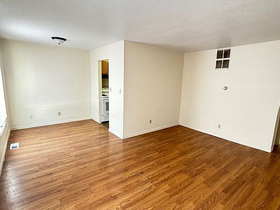 3rd image of 219 W Belle Ave #4
