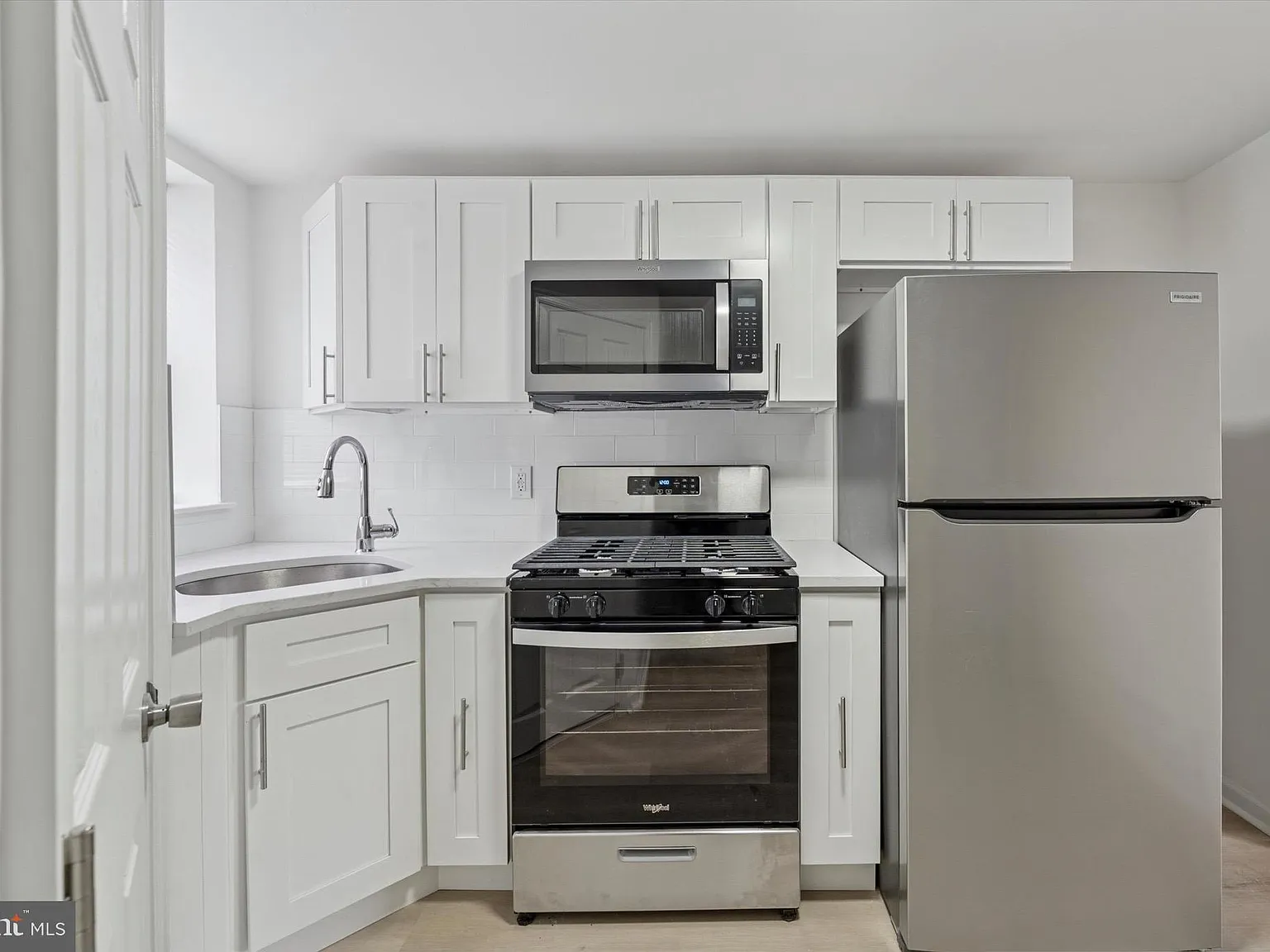 1 bed, 600 sqft, $1,050 — Photo 3