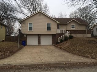 14213 S Raintree Dr, Olathe, KS 66062