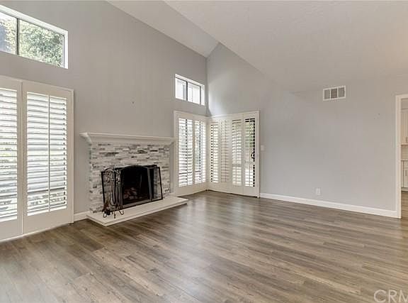 4th image of 2523 E 16th St #8