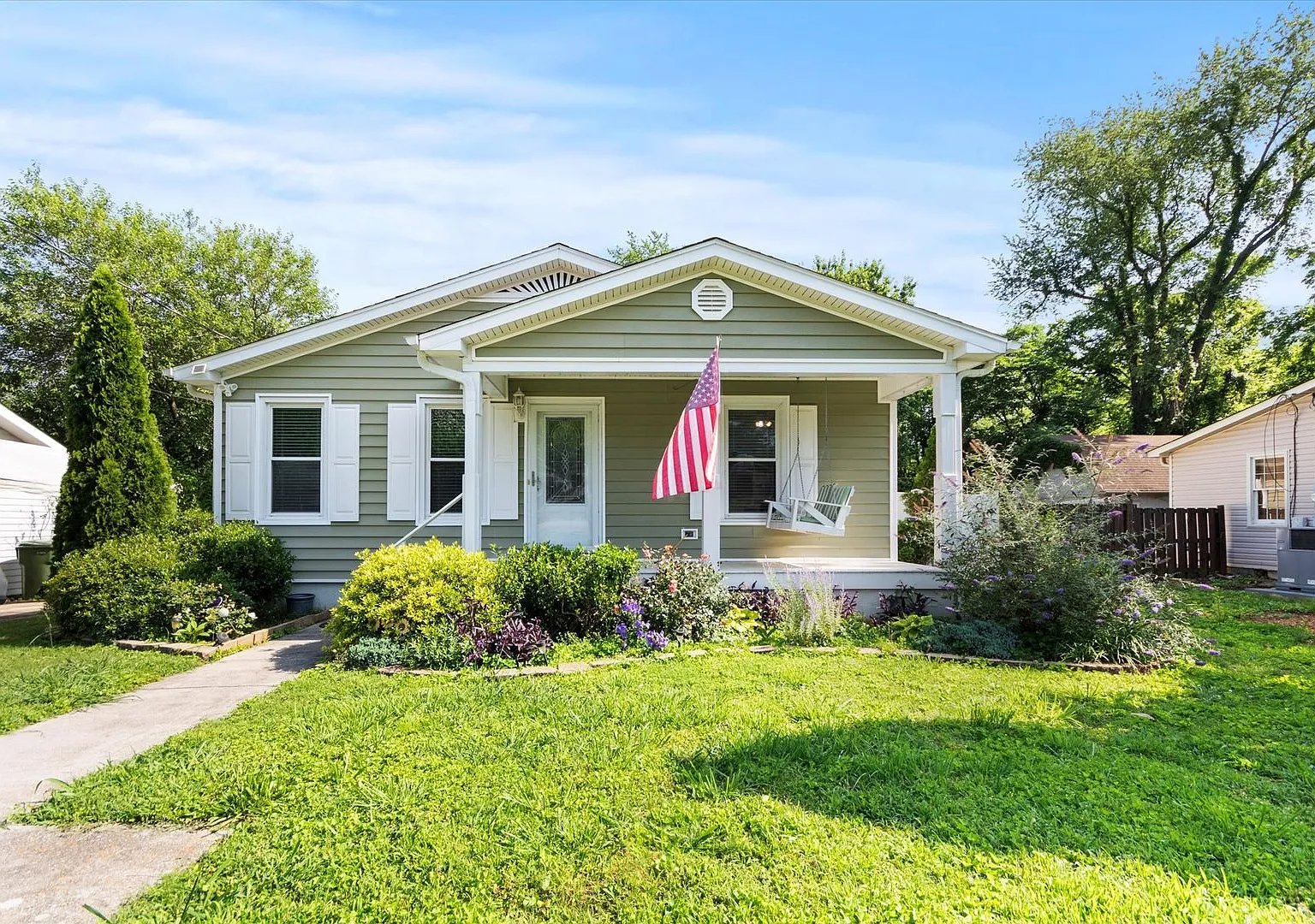 Great location in Five Points Huntsville! — Photo 1
