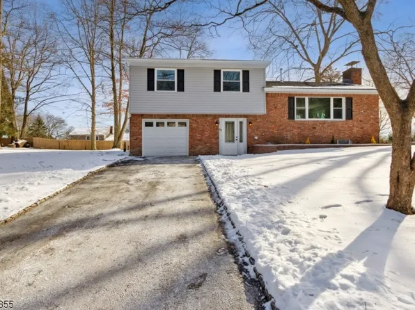 32 Headley Ave, Morris Plains Boro, NJ 07950