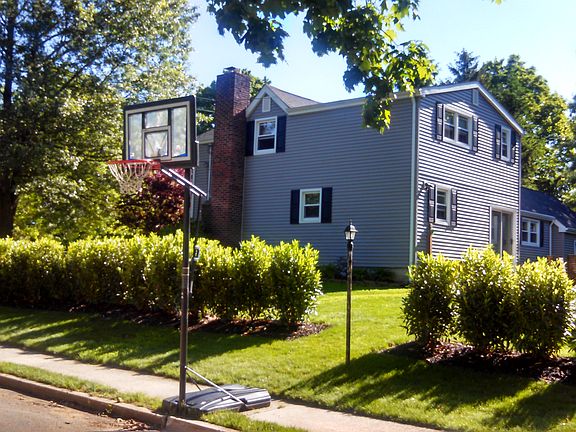 4th image of 138 White St