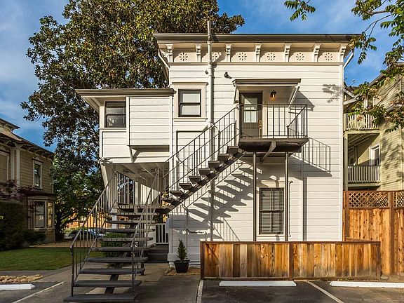 5th image of 817 Franklin St APT 4