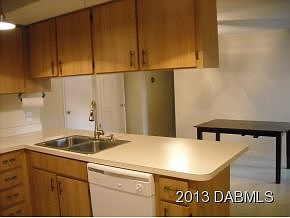 3rd image of 908 Woodmere Cir