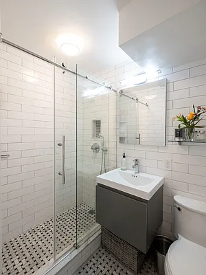 Bathroom, photo 1