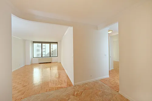 150 E 57th St #18D Photo 1
