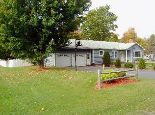 383 Bluff Rd, Newport, VT 05855