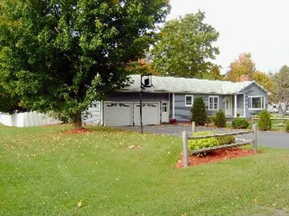 383 Bluff Rd, Newport, VT 05855