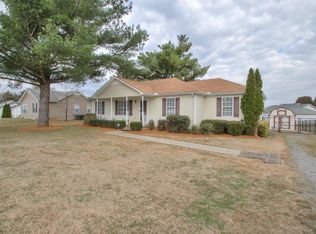 915 Osborne Ln, Murfreesboro, TN 37130