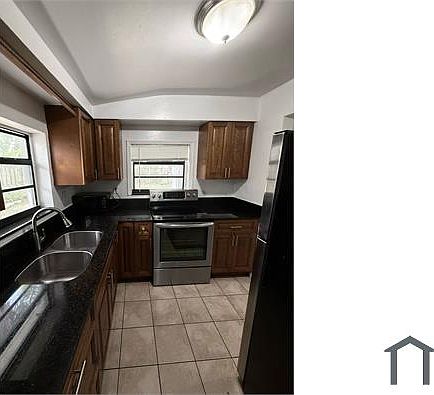 5th image of 3621 NW 8th Pl